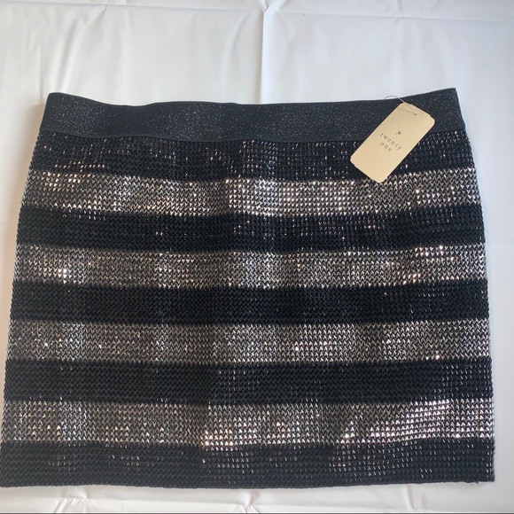 Metallic Silver & Black NWT Bodycon Mini - Picture 6 of 14